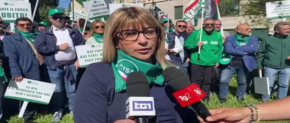 LA CISL MANIFESTA A ROMA DAVANTI ALL'AMBASCIATA IRANIANA. LA FORZA DEL DIRITTO PREVALGA OVUNQUE SUL DIRITTO ALLA FORZA